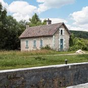 Maison éclusière du bief 84 du versant Yonne, à Lézinnes