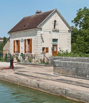 Maison éclusière du bief 108 du versant Yonne, à Saint-Florentin