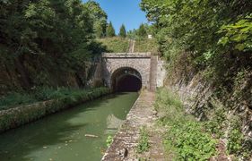 Entrée du tunnel de Pouilly à Créancey, bief de partage.