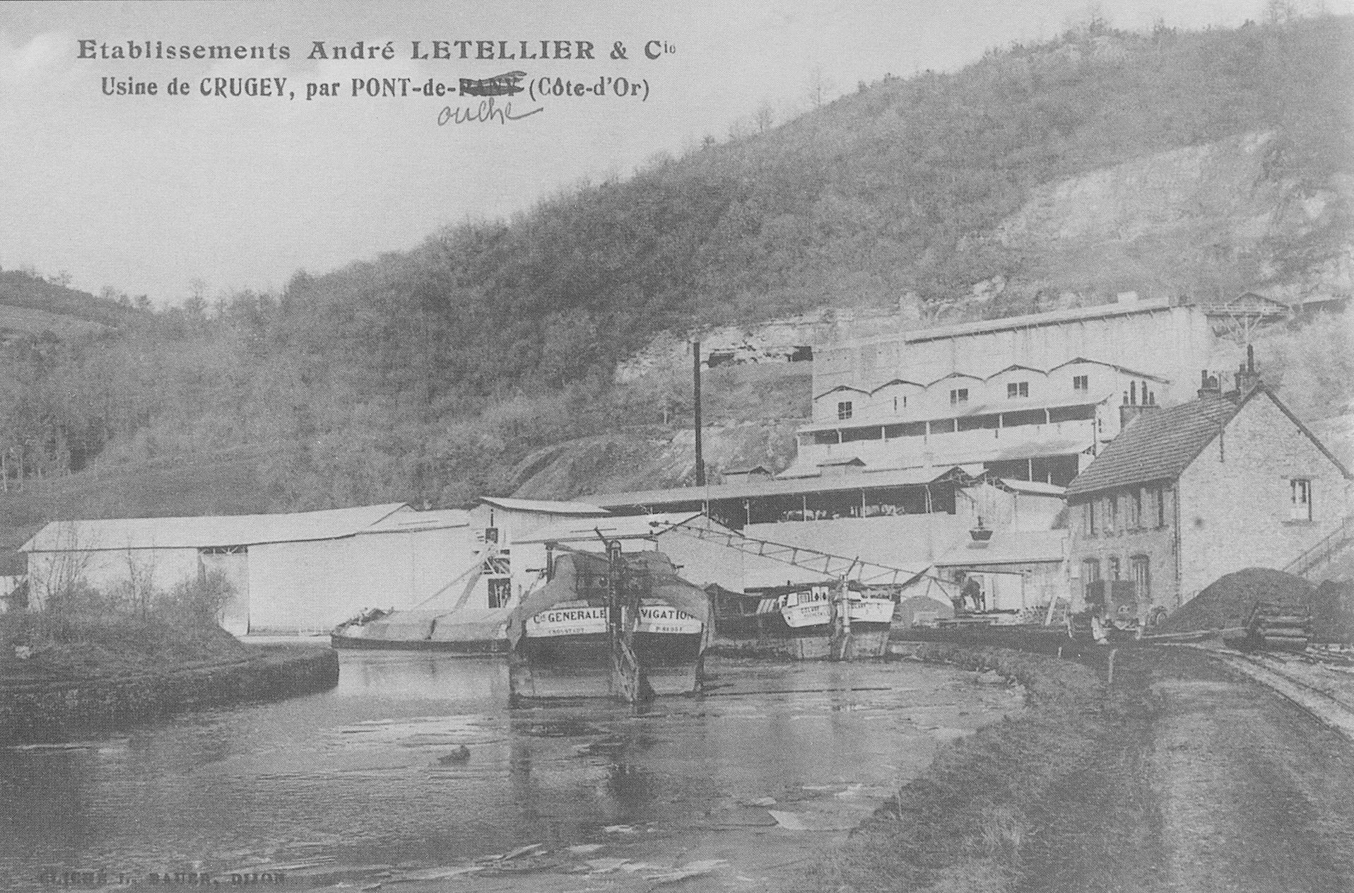 Cimenterie de Crugey, aujourd’hui disparue, sur le bief 18 du versant Saône. Carte postale. Collection particulière.