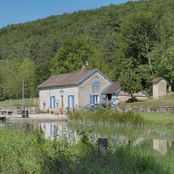 Maison éclusière du bief 33 du versant Saône, à Gissey-sur-Ouche.