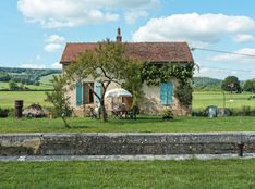 Maison éclusière du bief 52 du versant Yonne à Mussy-la-Fosse.