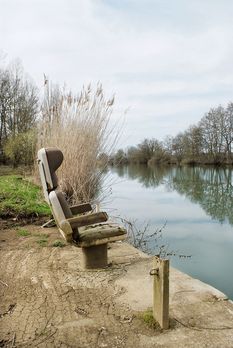 Fauteuil d’avion sur la Seille à Bantanges.