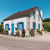 Maison éclusière de type «&nbsp;Bernay&nbsp;» sur le site de l’écluse 24 du versant Loire, dite d'Anizy, à Limanton.