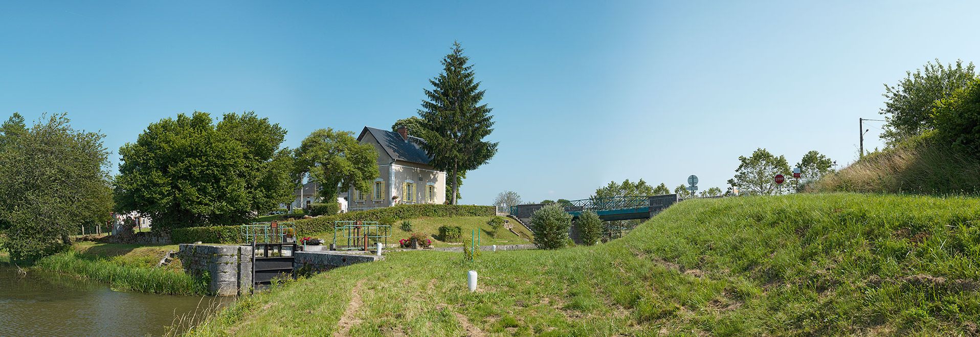 Le port de Panneçot&nbsp;: au centre la maison de type «&nbsp;Panneçot&nbsp;».