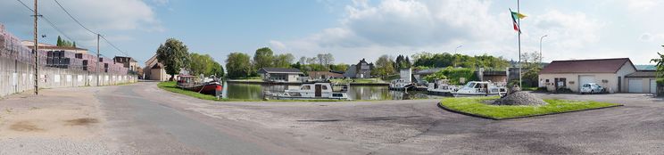 Canal du Centre&nbsp;: port de Chagny, bief 24 du versant Méditerranée.