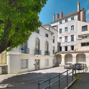 La maison des Arquebusiers, depuis la cour à Chalon-sur-Saône.