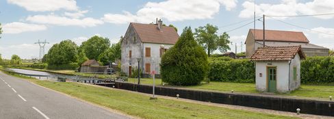 La maison et le site d’écluse 02 du versant Loire-Océan à Saint-Eusèbe.