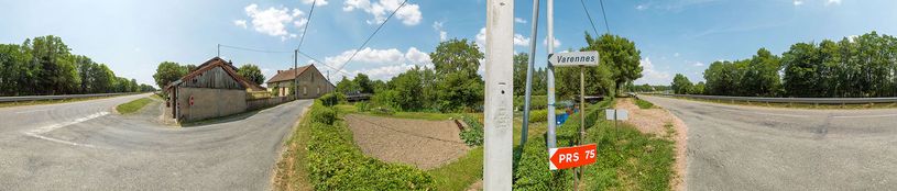 Les bâtiments du moulin de Digoine, installés sur la rive droite du canal, bief 20 du versant Océan à Palinges.