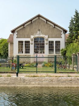 La façade du moulin du Batardeau, bief 81 du versant Yonne à Auxerre.