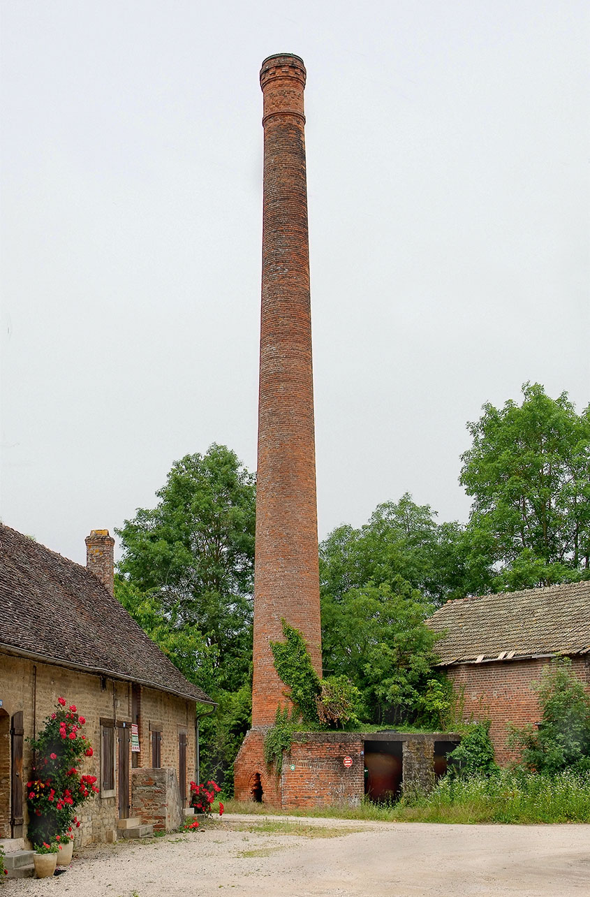 Cheminée du moulin de Branges.